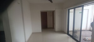Room in 3 BHK Apartment at Raheja Vistas Phase 1, Mohammadwadi – for Rent