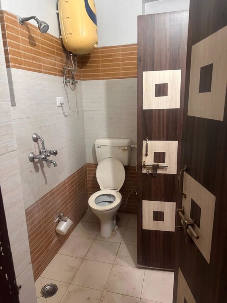 Bathroom, dujra 3 Bedroom 1550 Sq.Ft. Apartment In Dujra Patna 10626732