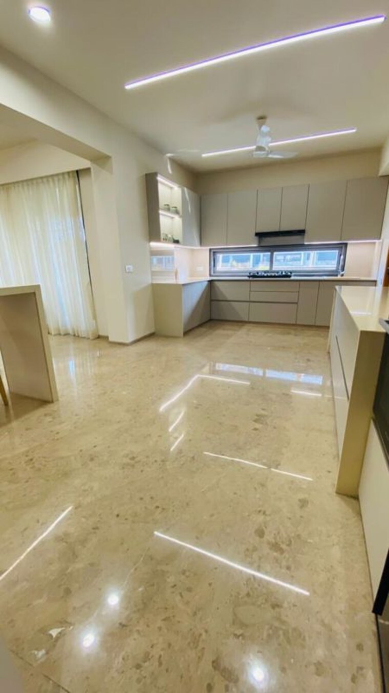 Kitchen, vihav-keystone-skyvillas 4 Bedroom 4180 Sq.Ft. Apartment In New Alkapuri Vadodara 10626783