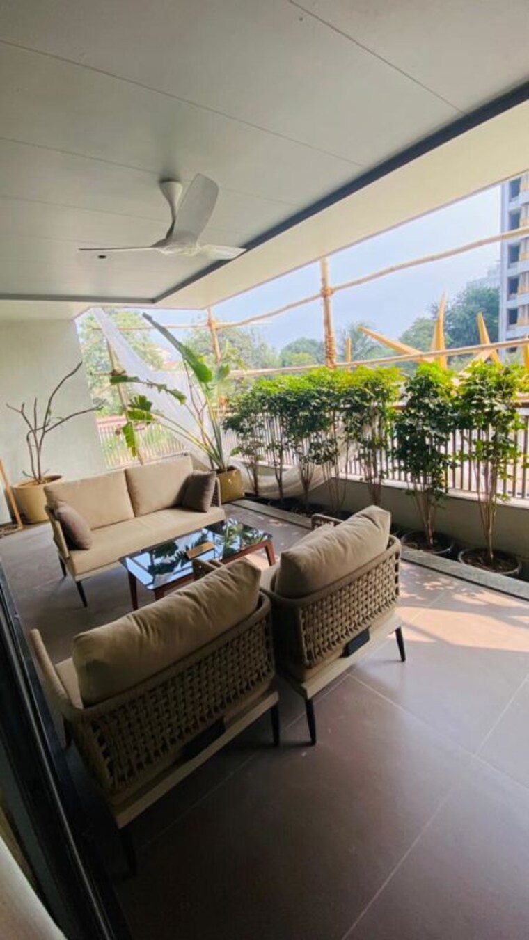 Balcony, vihav-keystone-skyvillas 4 Bedroom 4180 Sq.Ft. Apartment In New Alkapuri Vadodara 10626783