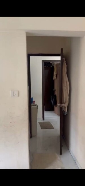 Furnished Amenities in 1 RK Apartment at Andheri East – for Rent