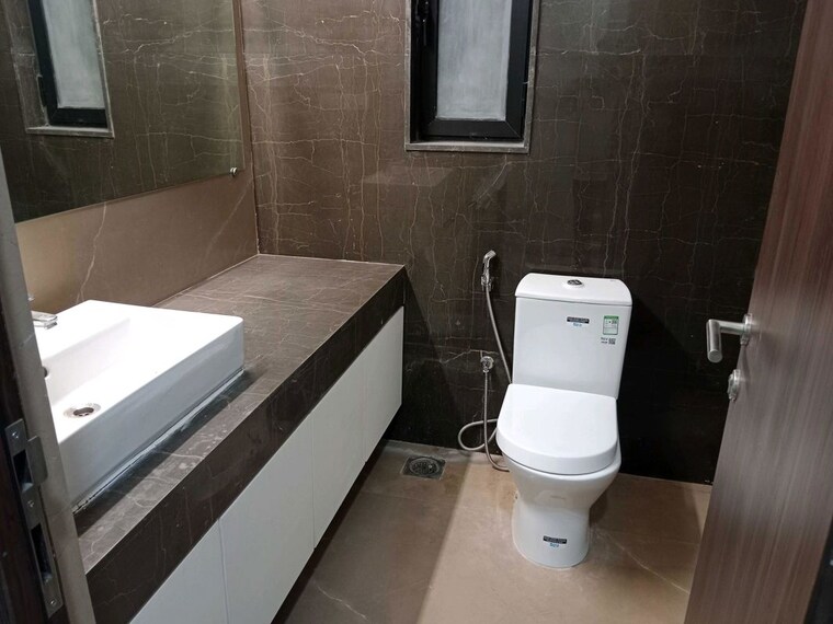 Bathroom, kalpataru-magnus 5 Bedroom 1780 Sq.Ft. Apartment In Bandra East Mumbai 10626878
