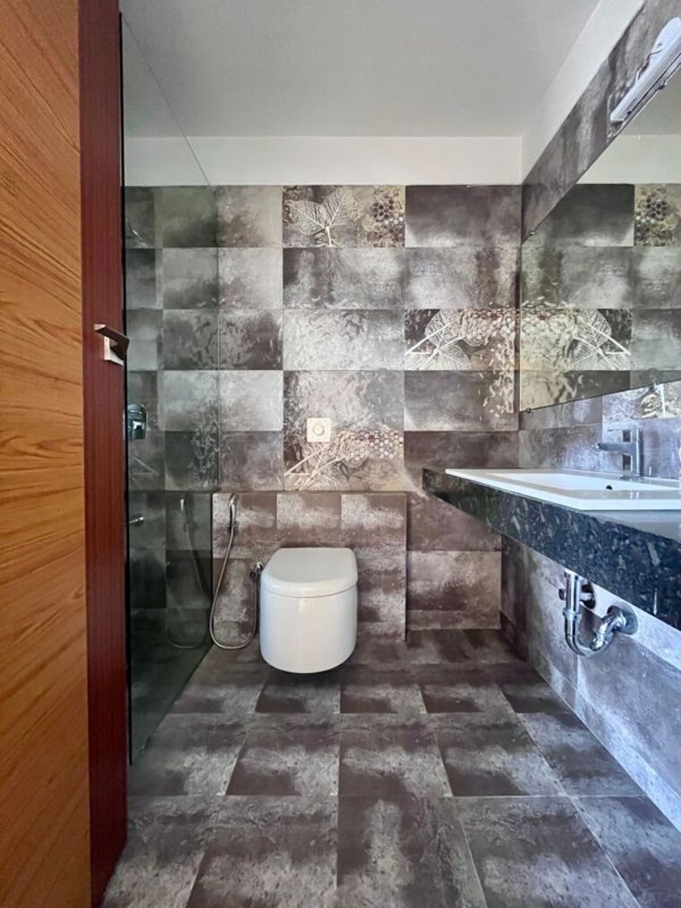 Bathroom, paradise-lifespaces-sai-world-city 3 Bedroom 1550 Sq.Ft. Apartment In New Panvel Navi Mumbai 10626883