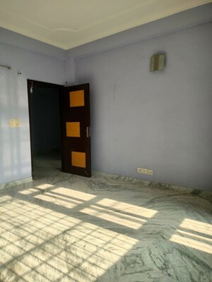 Room in 2 BHK Independent House at Sector 5 – for Rent