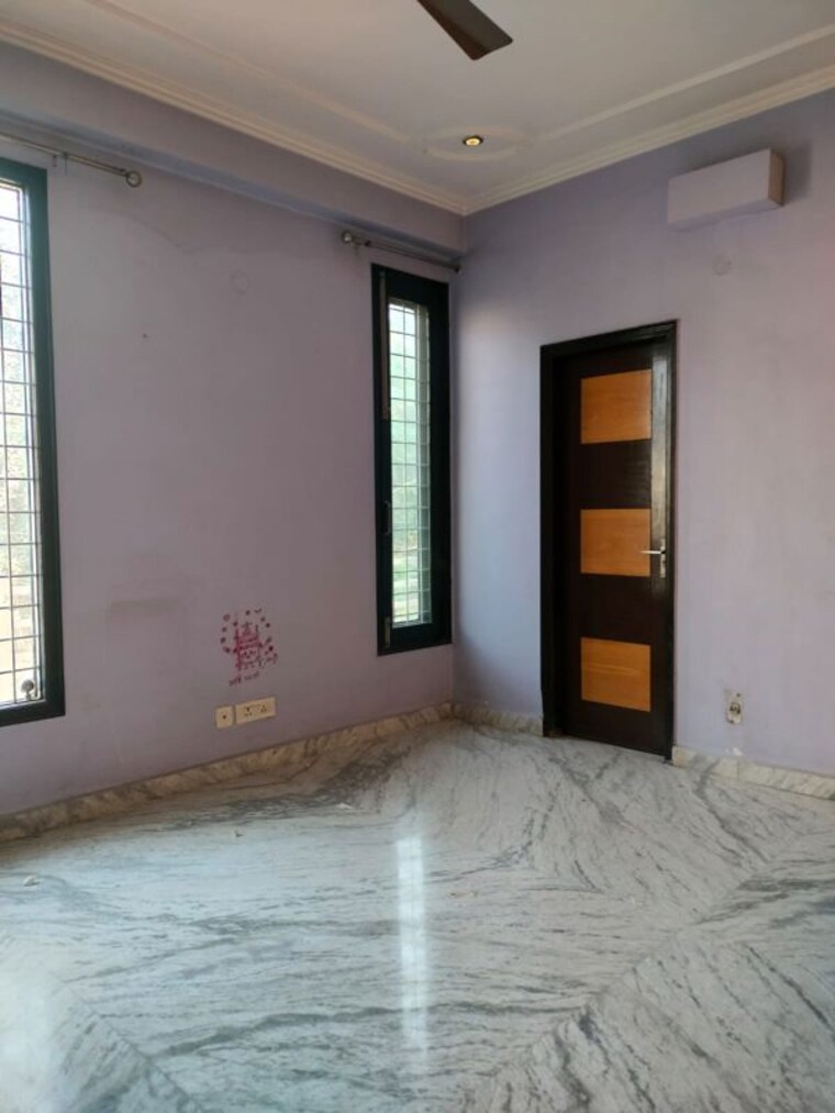 Room, sector 5 2 Bedroom 1185 Sq.Ft. Independent House In Sector 5 Gurgaon 10626876