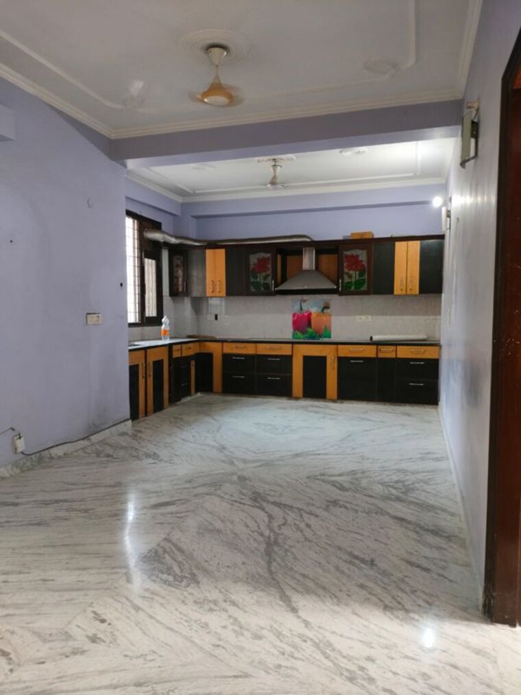  Parking, sector 5 2 Bedroom 1185 Sq.Ft. Independent House In Sector 5 Gurgaon 10626876