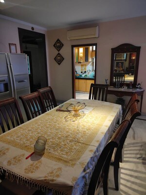 Bedroom in 3 BHK Apartment at Suncity Essel Tower, Sector 28 – for Rent