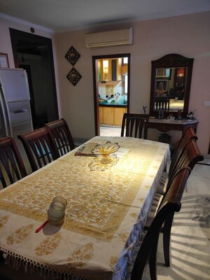 Bedroom in 3 BHK Apartment at Suncity Essel Tower, Sector 28 – for Rent