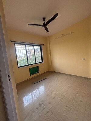 Room in 1 BHK Apartment at Silver Woods, Kasarvadavali – for Sale