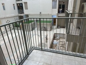 Balcony in 2 BHK Builder Floor at Sector 21 – for Rent