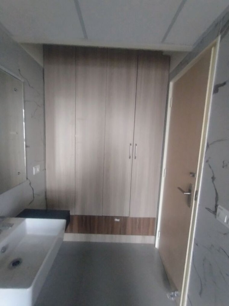 Bathroom, bestech-park-view-altura 3.5 Bedroom 2150 Sq.Ft. Apartment In Sector 79 Gurgaon 10626905