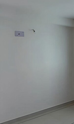 Room in 2 BHK Apartment at Aparna Sarovar Zicon, Nallagandla – for Rent