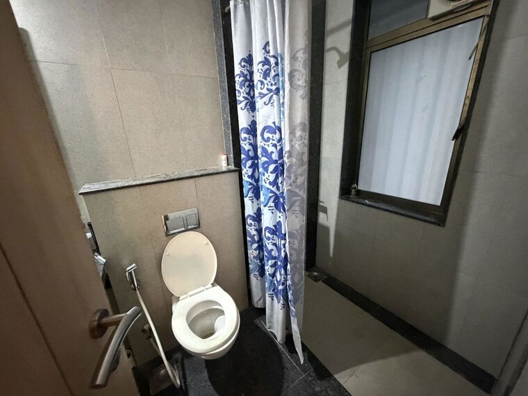 Bathroom, kalpataru-magnus 3 Bedroom 1340 Sq.Ft. Apartment In Bandra East Mumbai 10626930