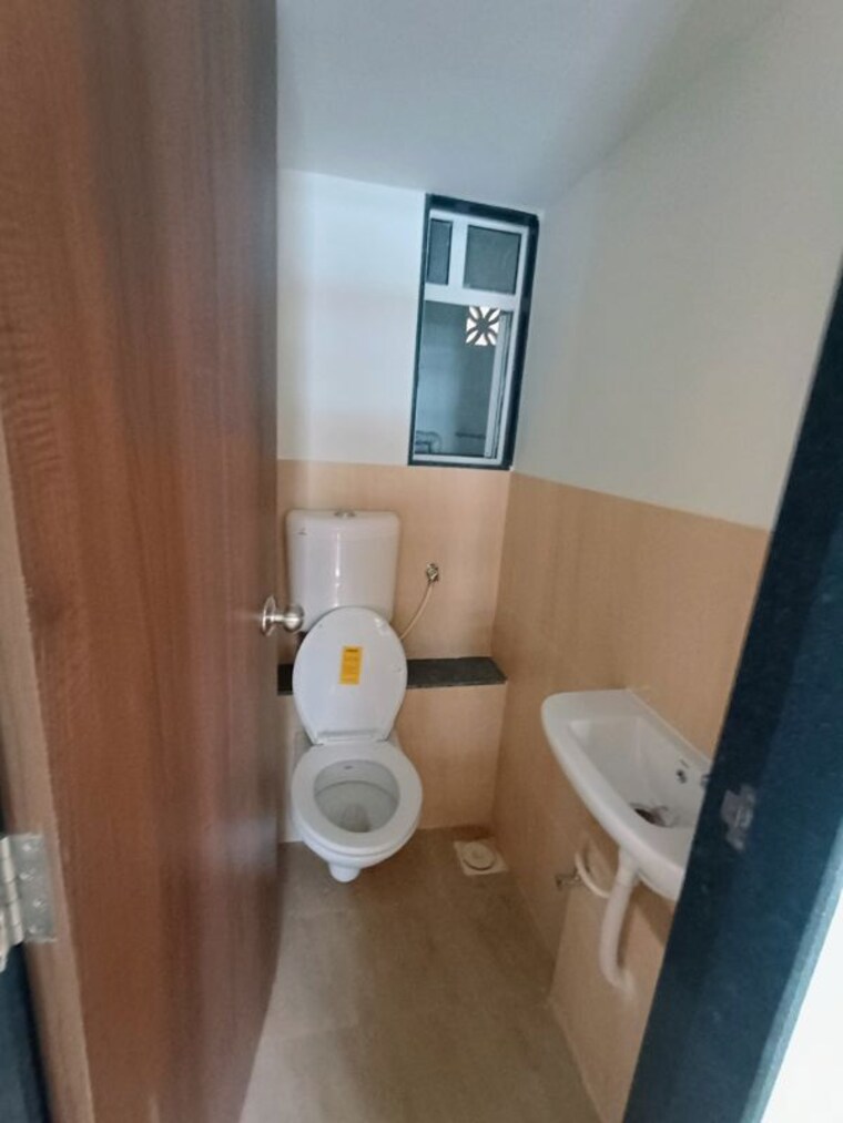 Bathroom, jp-north-aviva 1 Bedroom 350 Sq.Ft. Apartment In Mira Road Thane 10626911