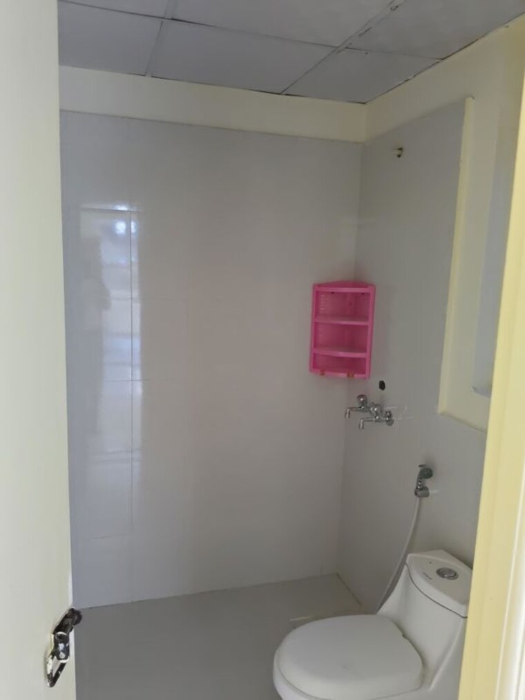 Bathroom, sector 21 2 Bedroom 1220 Sq.Ft. Builder Floor In Sector 21 Gurgaon 10626966