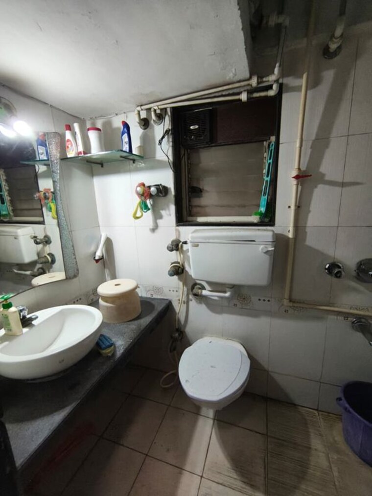 Bathroom, evershine-woods 1 Bedroom 400 Sq.Ft. Apartment In Mira Road Thane 10626967