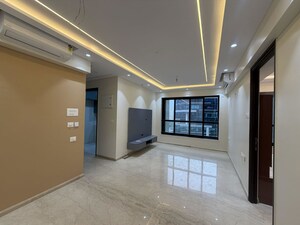 Room in 2 BHK Apartment at Kalpataru Magnus, Bandra East – for Rent