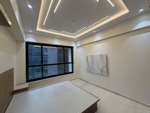 Room in 2 BHK Apartment at Kalpataru Magnus, Bandra East – for Rent