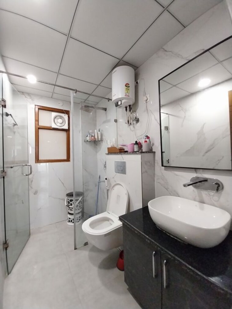Bathroom, sector 23 3 Bedroom 1520 Sq.Ft. Builder Floor In Sector 23 Gurgaon 10626996