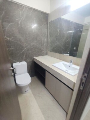 Team Area in 3 BHK Apartment at Bandra Kurla Complex – for Rent