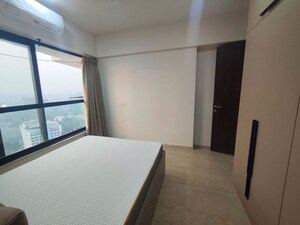 Room in 3 BHK Apartment at Bandra Kurla Complex – for Rent