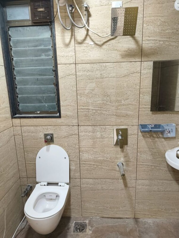 Bathroom, chandak-34-park-estate 1 Bedroom 392 Sq.Ft. Apartment In Goregaon West Mumbai 10626990