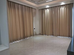 Bedroom in 4 BHK Builder Floor at Sector 23 – for Rent