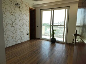 Room in 4 BHK Builder Floor at Sector 21 – for Rent