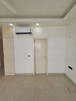 Building Lobby in 3 BHK Builder Floor at Smart World Orchard, Sector 61 – for Rent