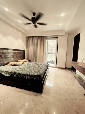 Bedroom in 3 BHK Builder Floor at Sector 23 – for Rent