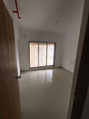 Room in 2 BHK Apartment at Avant Hillway, Goregaon East – for Rent