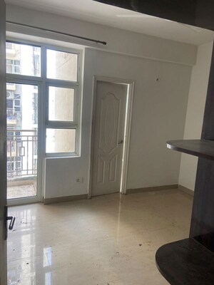Room in 2 BHK Apartment at Shree Vardhman Mantra, Sector 67 – for Rent