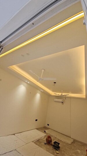 Furnished Amenities in 3 BHK Builder Floor at Smart World Orchard, Sector 61 – for Rent
