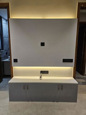 Furnished Amenities in 3 BHK Builder Floor at Smart World Orchard, Sector 61 – for Rent