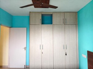 Furnished Amenities in 2 BHK Apartment at Powai Cosmopolitan CHS, Powai – for Rent