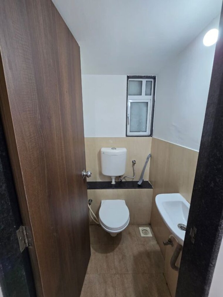 Bathroom, jp-north-aviva 1 Bedroom 350 Sq.Ft. Apartment In Mira Road Thane 10627061