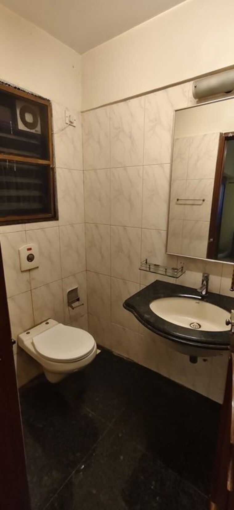 Bathroom, piramal-aranya 2 Bedroom 670 Sq.Ft. Apartment In Byculla Mumbai 10627086