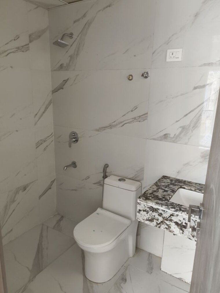 Bathroom, m3m-soulitude 3.5 Bedroom 1600 Sq.Ft. Apartment In Sector 89 Gurgaon 10627080
