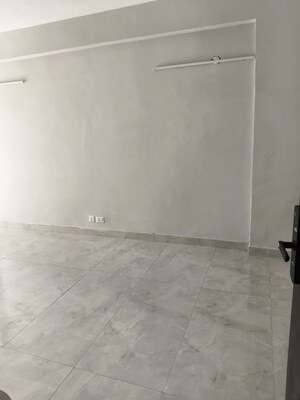 Room in 3 BHK Apartment at Signature Global City, Sector 37d – for Rent