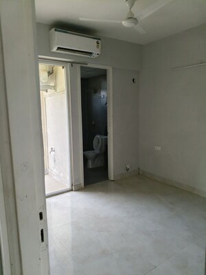 Room in 3 BHK Apartment at Signature Global City, Sector 37d – for Rent