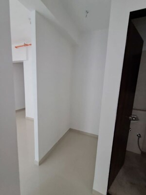 Room in 1 BHK Apartment at UK Iridium, Kandivali East – for Rent