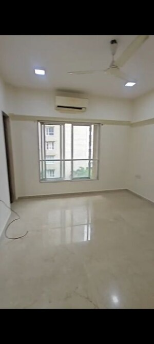 Room in 3 BHK Apartment at Bharat Skyvistas, Andheri West – for Sale