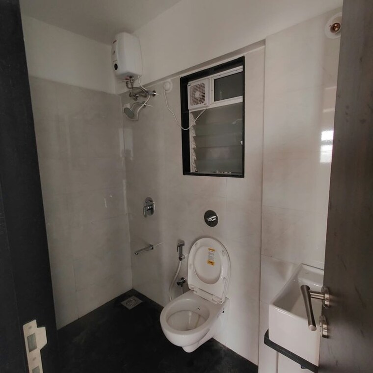 Bathroom, dem-phoenix 2 Bedroom 572 Sq.Ft. Apartment In Malad East Mumbai 10627165
