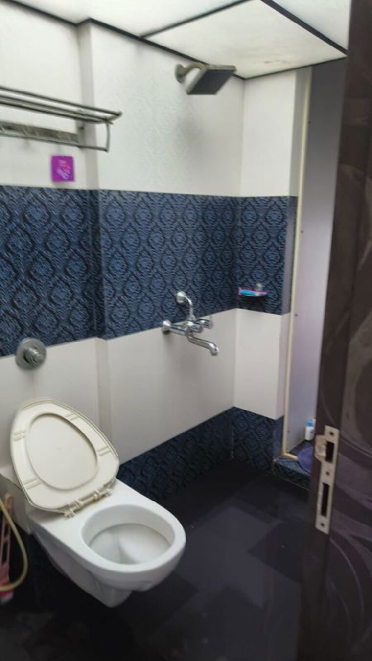 Bathroom, shelton-apartment 3 Bedroom 1200 Sq.Ft. Apartment In Santacruz East Mumbai 10627149
