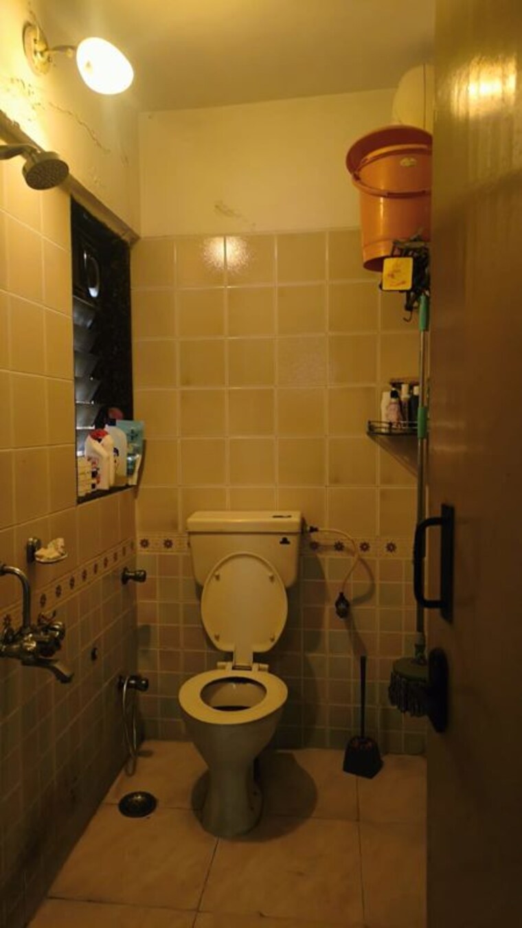 Bathroom, krishna-regency-satacruz 2 Bedroom 800 Sq.Ft. Apartment In Santacruz East Mumbai 10627114