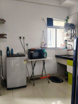 Team Area in 1 BHK Apartment at Golden Star CHS, Santacruz East – for Rent