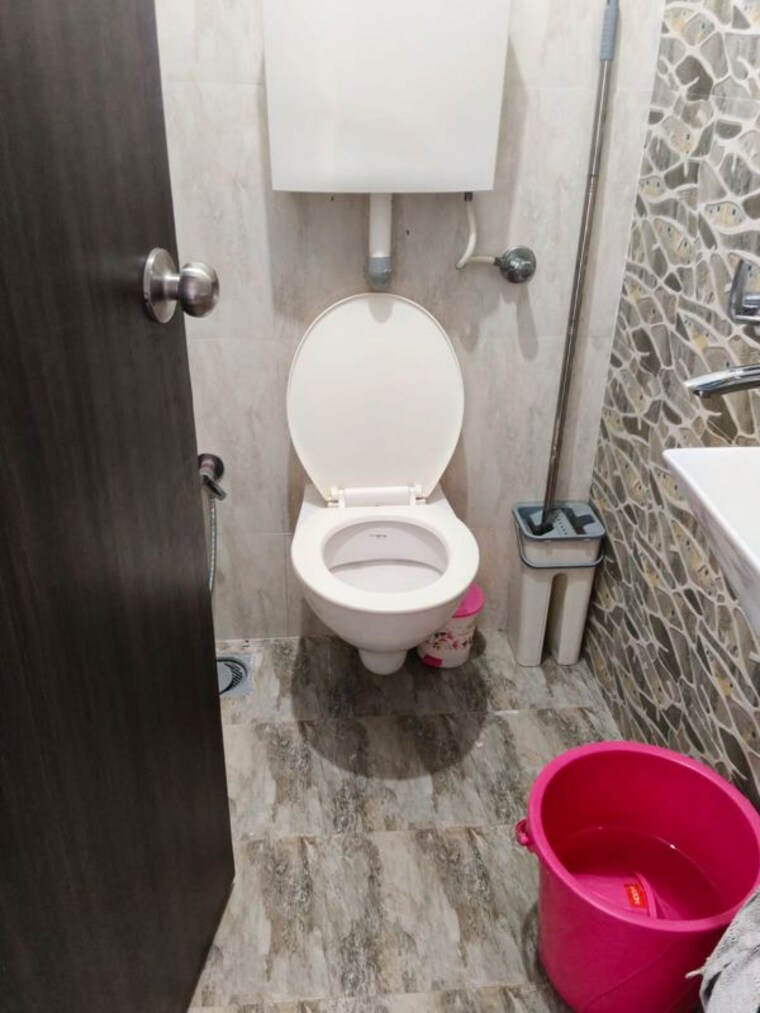 Bathroom, golden-star-chs 1 Bedroom 500 Sq.Ft. Apartment In Santacruz East Mumbai 10627184