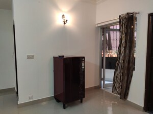 Room in 3 BHK Apartment at Diamond District, Old Airport Road – for Rent