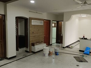 Room in 3 BHK Apartment at Pavani Vantage, Banjara Hills – for Rent
