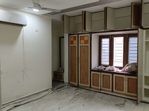 Room in 3 BHK Apartment at Pavani Vantage, Banjara Hills – for Rent